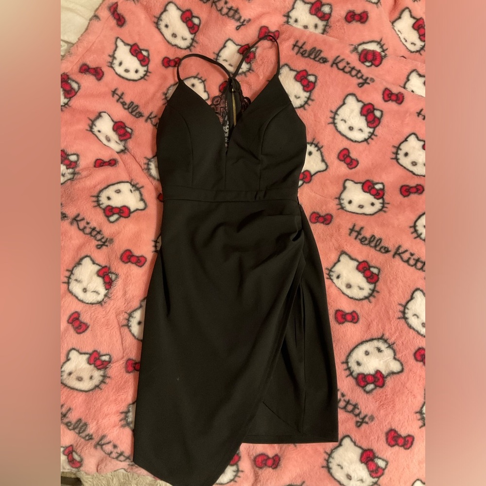 Backless lacy slit in the leg mini dress